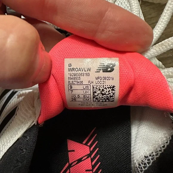 New Balance White and Black Athletic Shoes with Cushioned Midsole - Picture 5 of 5